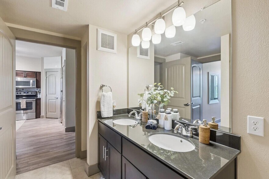 More Photos Of 1325 N Walker Ave, Oklahoma City Apartments For Lease