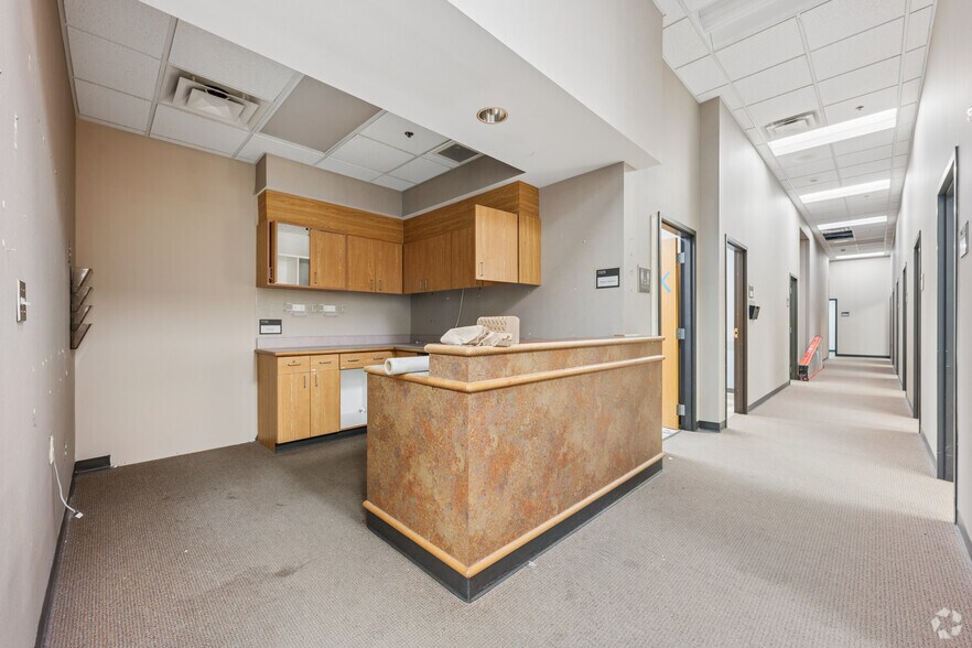 More Photos Of 800 S Tillotson Ave, Muncie Medical For Lease