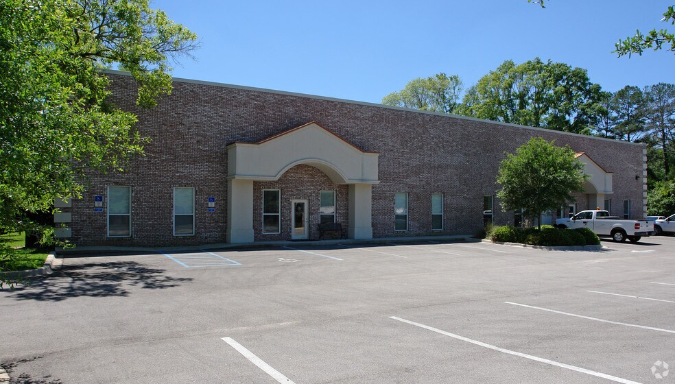 More Photos Of 4030 N Monroe St, Tallahassee Light Distribution For Sale