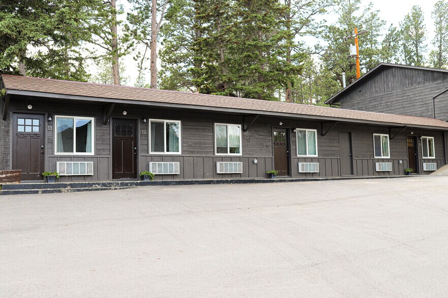 More Photos Of 437 Montgomery St, Custer Apartments For Sale