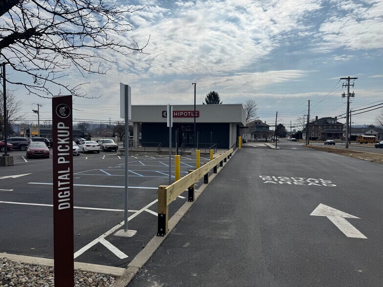 More Photos Of 2555 Easton Ave, Bethlehem Restaurant For Sale