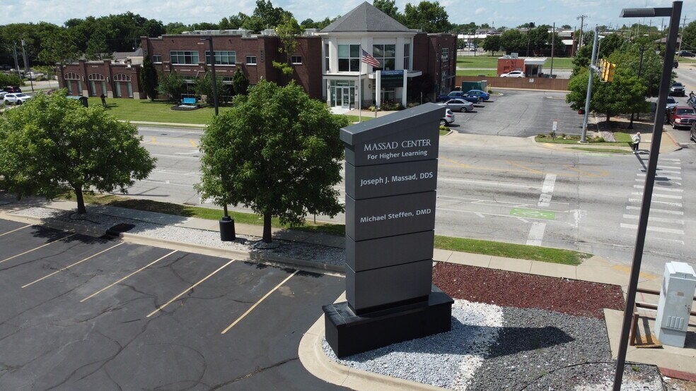 More Photos Of 302 S Lewis Ave, Tulsa Medical For Lease