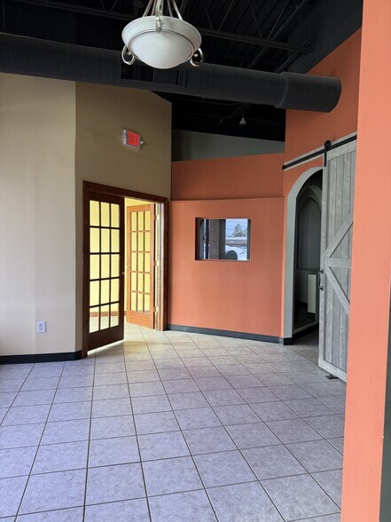 More Photos Of 945 Cromwell Ave, Rocky Hill Storefront For Lease