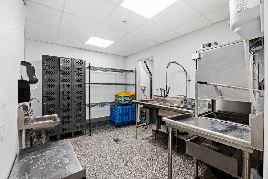 More Photos Of 1647 N 2nd St, Philadelphia Restaurant For Sale