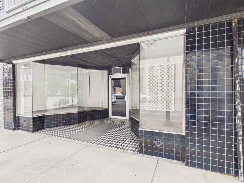 More Photos Of 123 S 3rd St, Ironton Storefront Retail Office For Sale