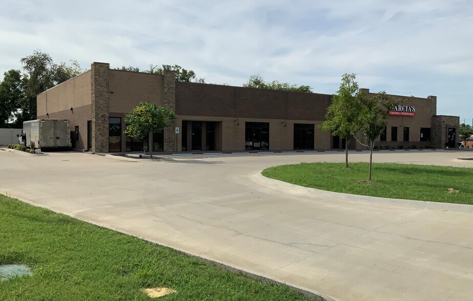 More Photos Of 971 Memory Ln, Gallatin Storefront For Lease