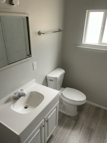 More Photos Of 239 W Cleveland Ave, Las Vegas Apartments For Sale