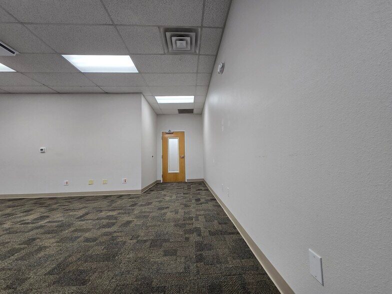 More Photos Of 557 W Silver St, Elko Office For Lease