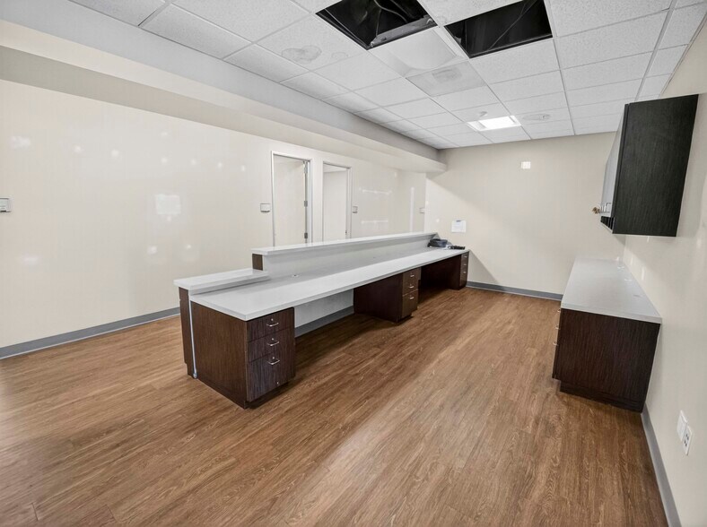More Photos Of 1081 Long Beach Blvd, Long Beach Apartments For Lease