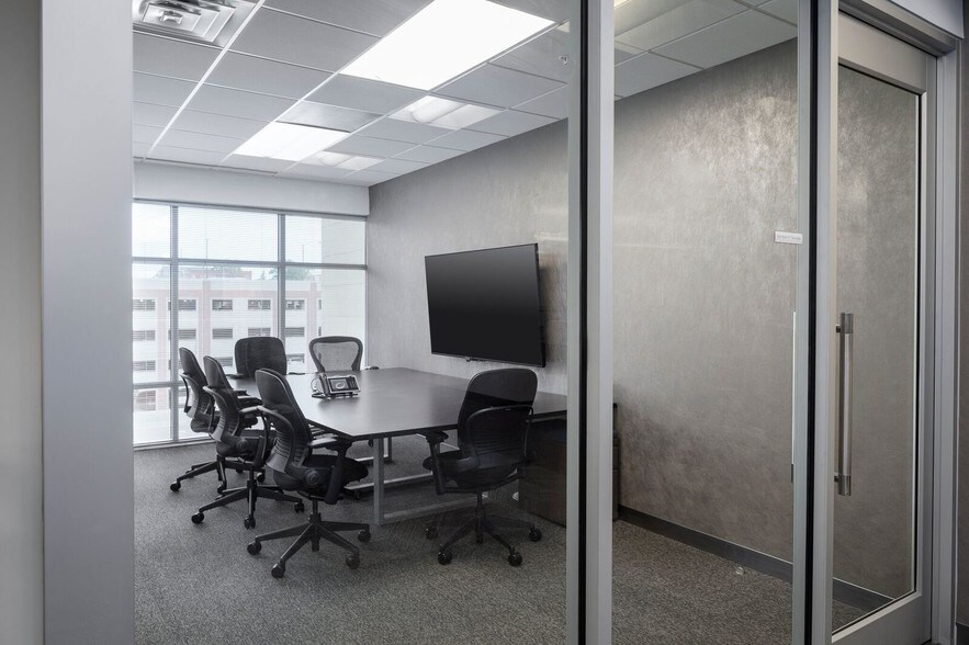 More Photos Of 200 E Broad St, Greenville Office For Lease