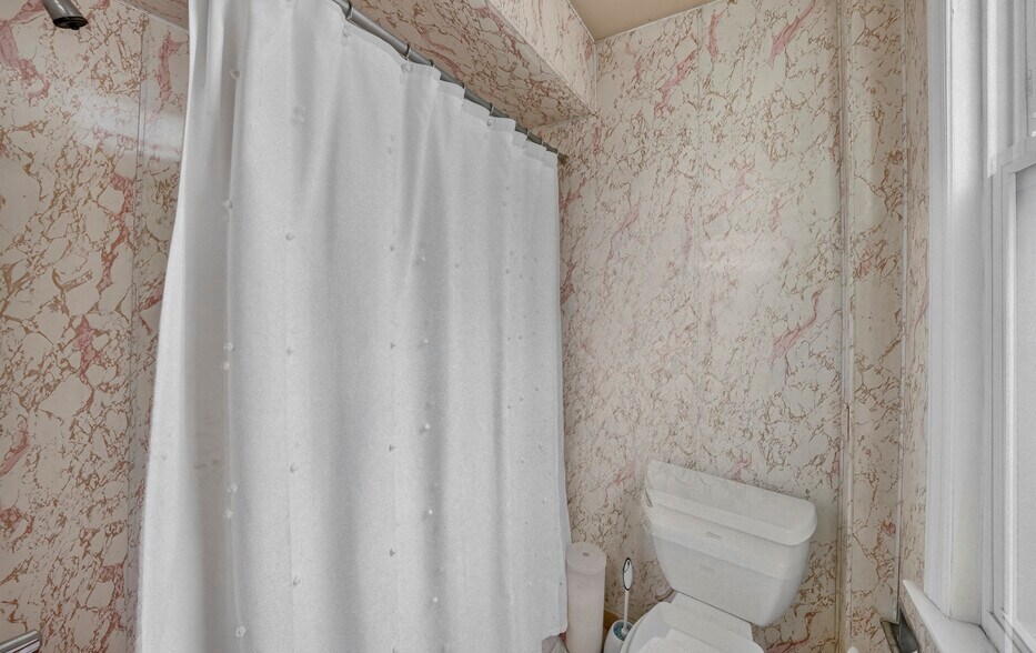 More Photos Of 137 Livingston Ave, New Brunswick Office Residential For Sale