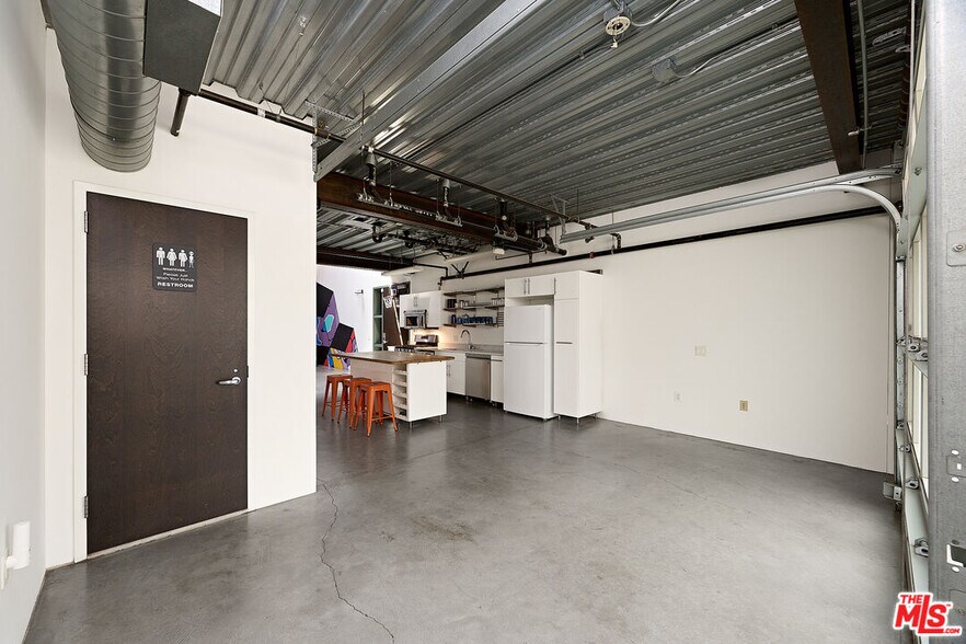 More Photos Of 1046 Princeton #108 dr, Marina Del Rey Office For Sale