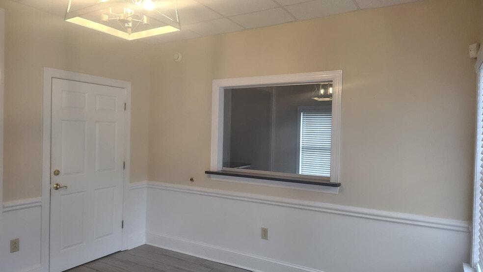 More Photos Of 404 Corder Rd, Warner Robins Office For Lease