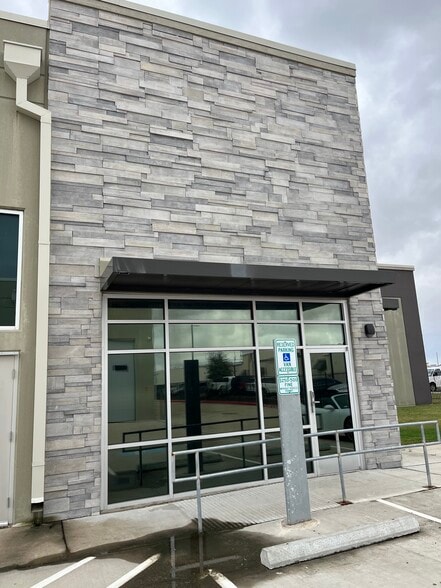 More Photos Of 1435 FM 1463 Rd, Katy Showroom For Sale