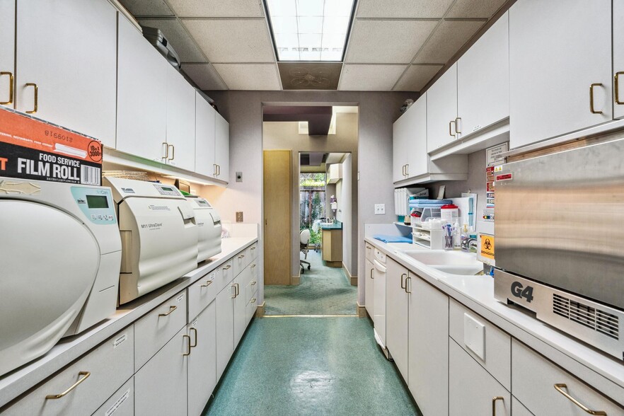 More Photos Of 1802 San Miguel Dr, Walnut Creek Medical For Sale