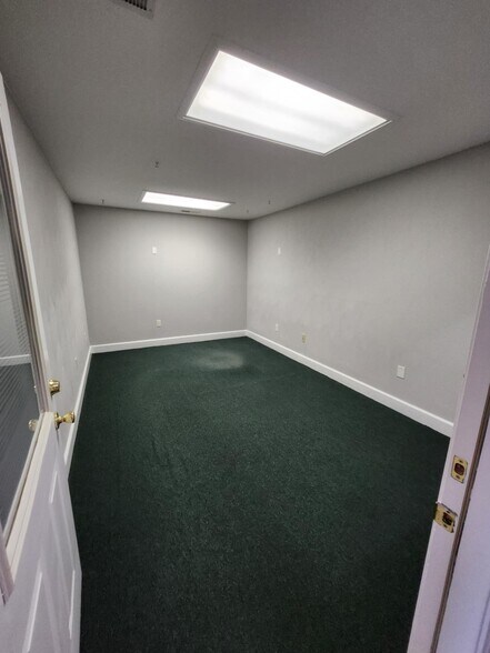 More Photos Of 223 N Main St, Franklin Office For Lease