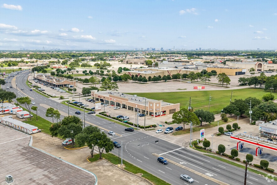 More Photos Of 15115 Westheimer Rd, Houston Storefront Retail Office For Lease