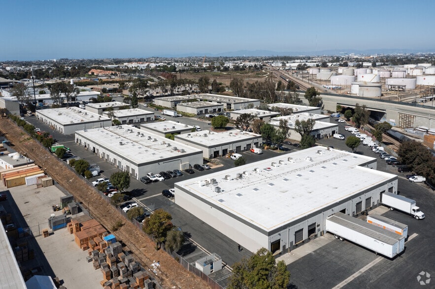 More Photos Of 2807 Oregon Ct, Torrance Research And Development For Lease
