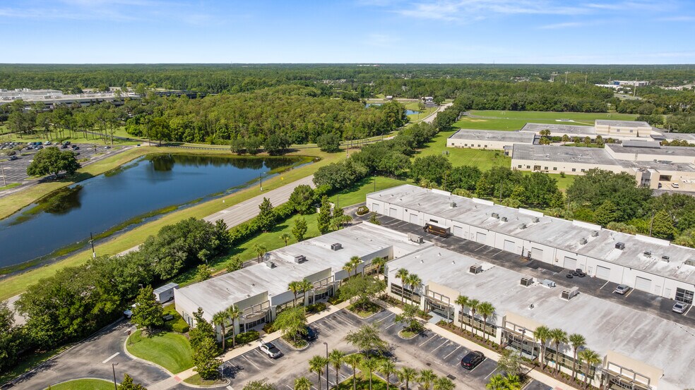 More Photos Of 11602 lake underhill Rd, Orlando Flex For Lease