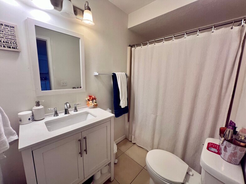 More Photos Of 308 Low St, Bloomington Apartments For Sale