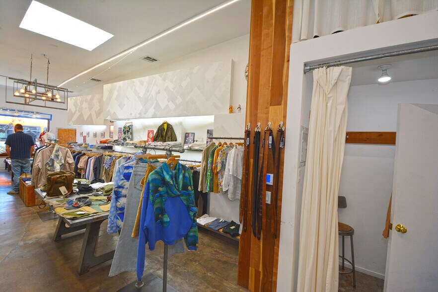 More Photos Of 8358-8360 W 3rd St, Los Angeles Storefront For Lease