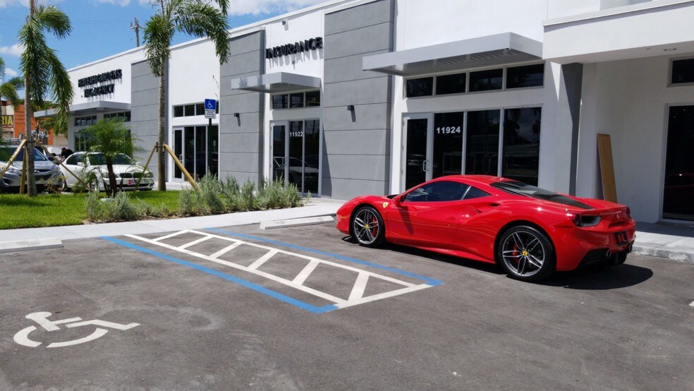 Primary Photo Of 11920 NW 87th Ct, Hialeah Gardens Storefront Retail Office For Lease