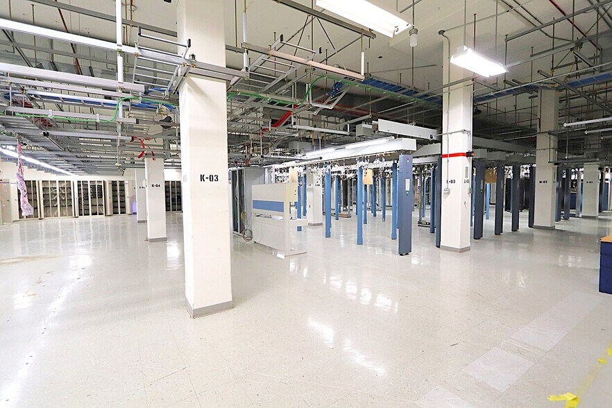 More Photos Of 2869 N 3501st Rd, Seneca Manufacturing For Sale