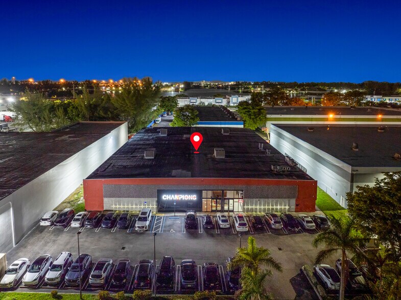 More Photos Of 1360 NW 88th Ave, Doral Bar For Sale