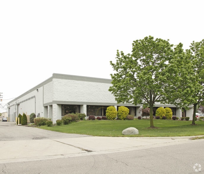 More Photos Of 1871 Woodslee Dr, Troy Light Manufacturing For Lease