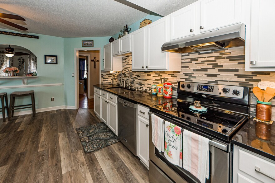 More Photos Of 111 Heatley St, Moncks Corner Medical For Sale