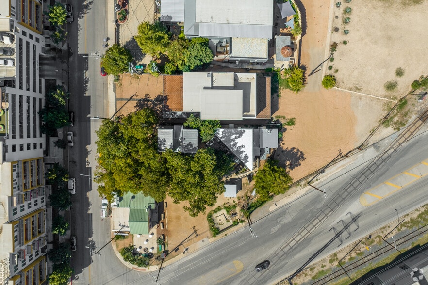 More Photos Of 415 E Cevallos St, San Antonio Restaurant For Lease