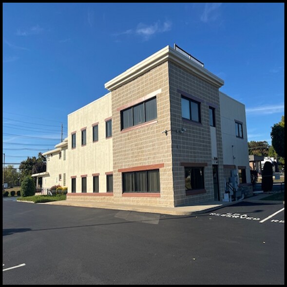Primary Photo Of 34 Scotch Rd, Ewing Medical For Lease