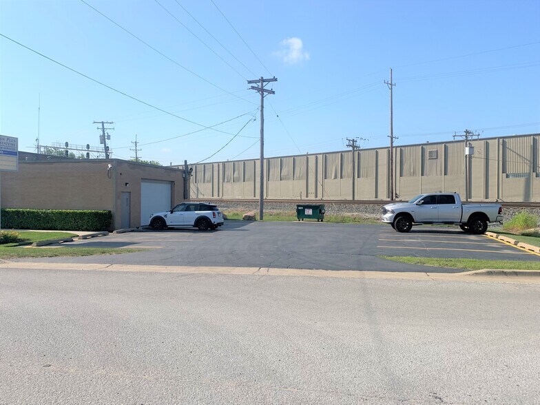 More Photos Of 4139 W 123rd St, Alsip Service For Sale