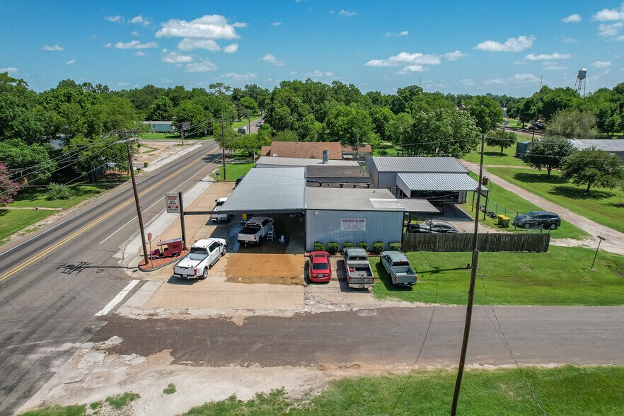 More Photos Of 418 S Commerce St, Bremond Auto Repair For Sale