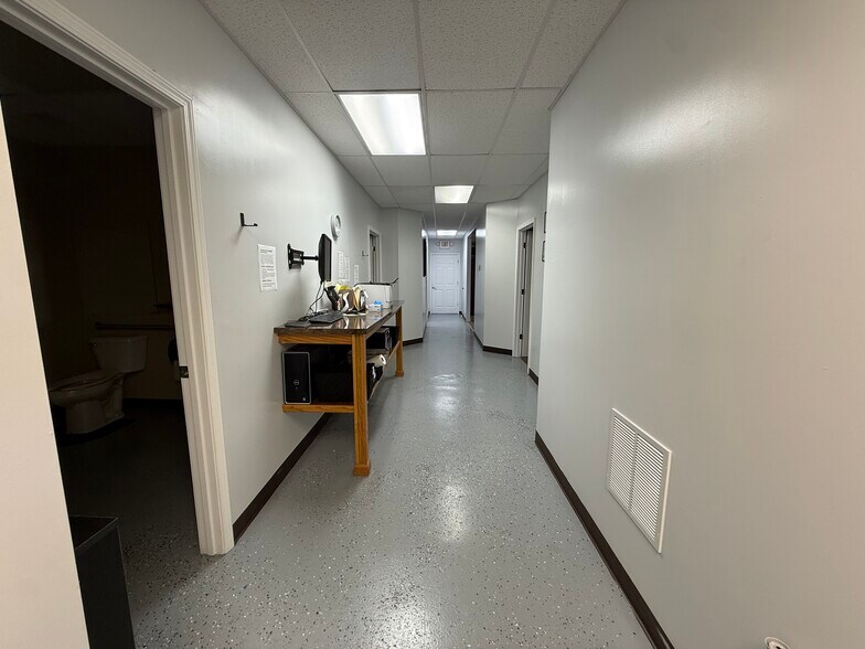 More Photos Of 206 S Church St, Union Office For Sale