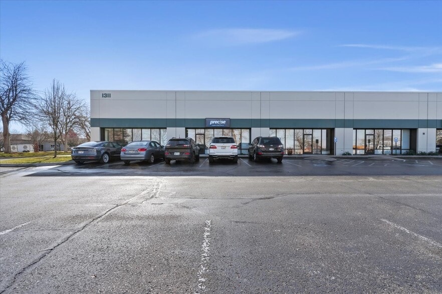More Photos Of 1311 E Franklin Rd, Meridian Warehouse For Lease