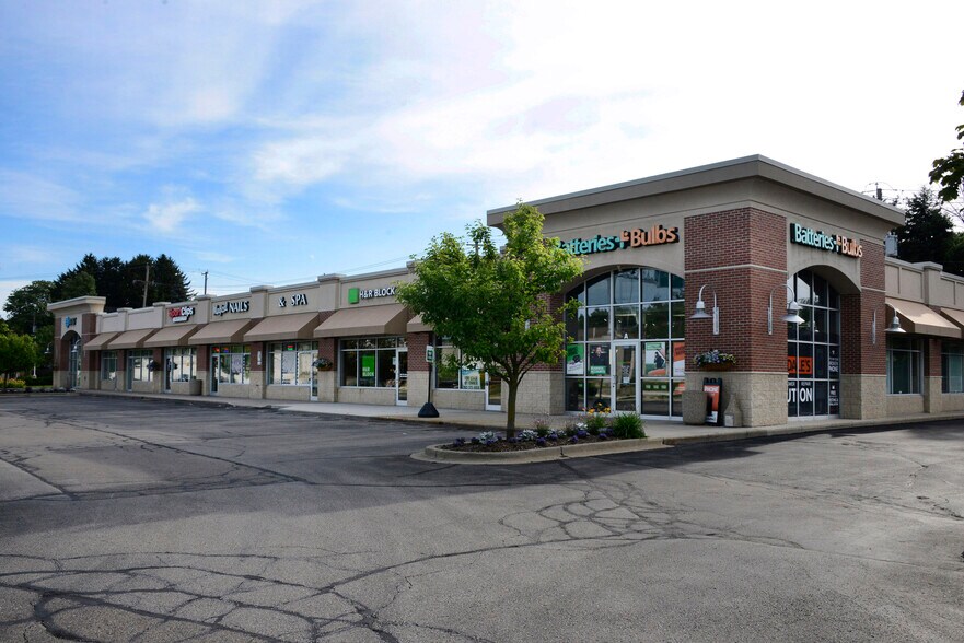 Primary Photo Of 6150 N Port Washington Rd, Glendale Unknown For Lease