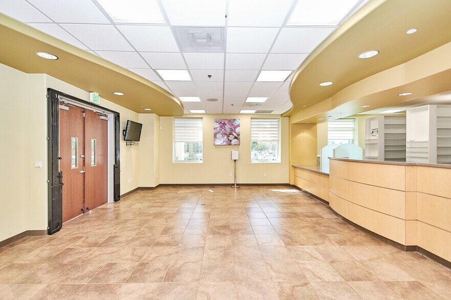 More Photos Of 18 Endeavor, Irvine Medical For Lease