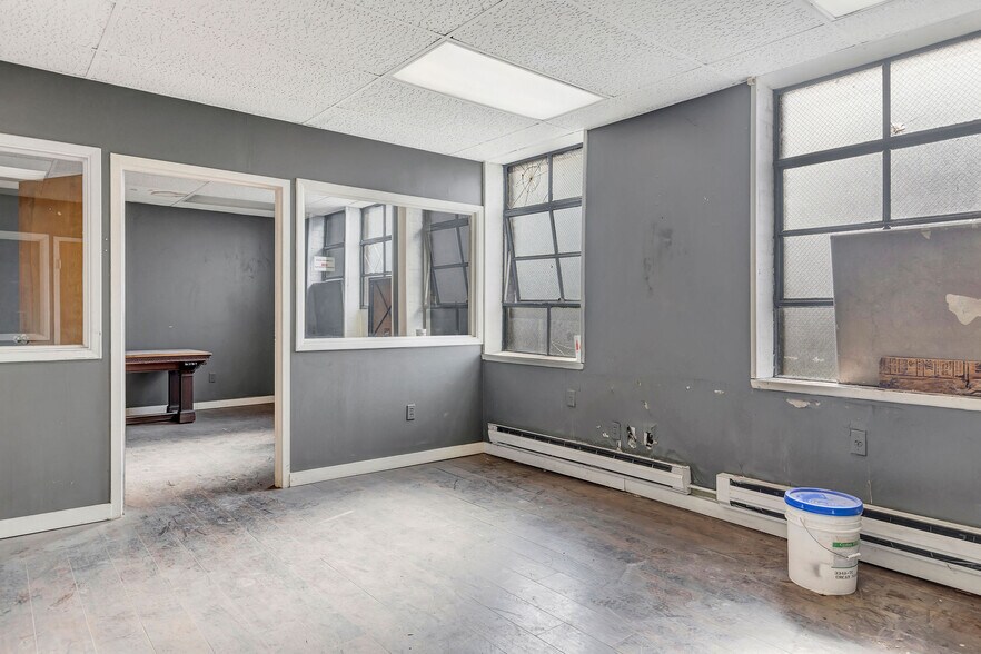 More Photos Of 122 E Liberty St, Cincinnati Warehouse For Lease