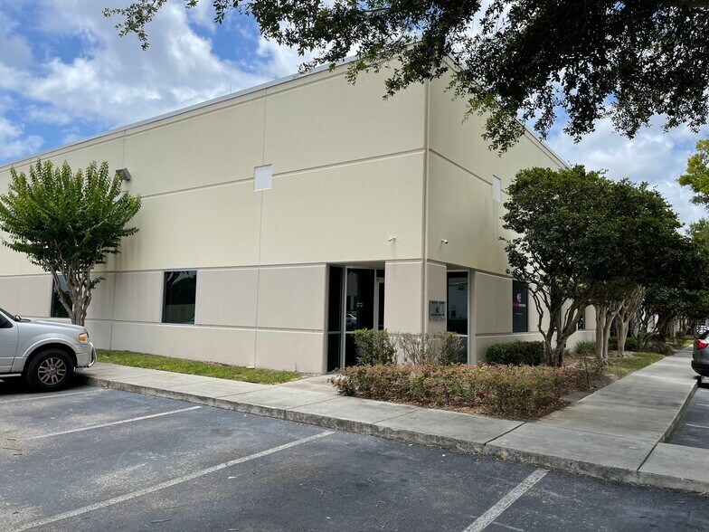 More Photos Of 1806 33rd St, Orlando Flex For Sale