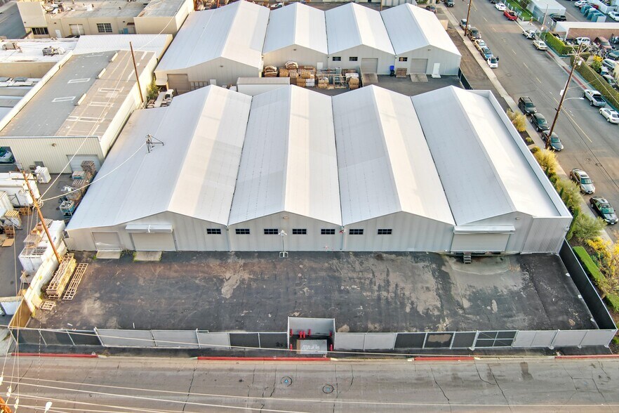 More Photos Of 1040 N Olive St, Anaheim Warehouse For Sale