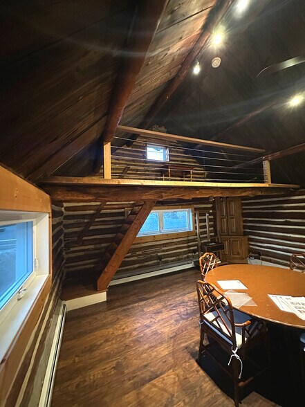 More Photos Of 13 Tremont St, Kingston Office For Sale