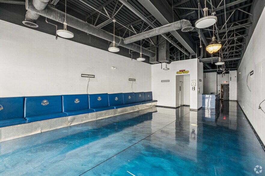 More Photos Of 4147-4275 167th St, Country Club Hills Unknown For Lease