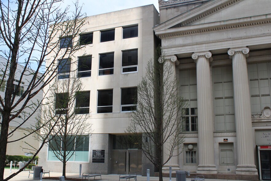 More Photos Of 241 N Superior St, Toledo Office Residential For Sale