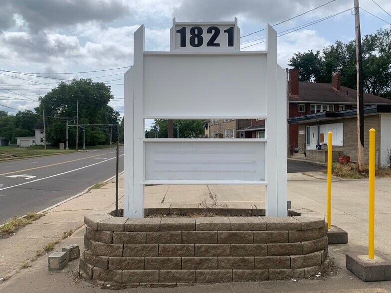 More Photos Of 1821 Fulton Dr NW, Canton Office For Sale