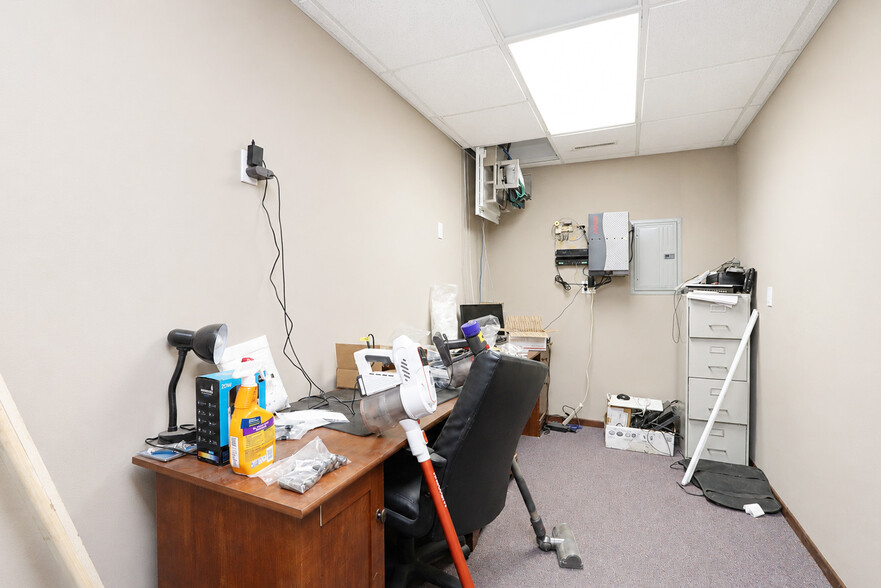 More Photos Of 235 Garfield St, Carlisle Warehouse For Sale