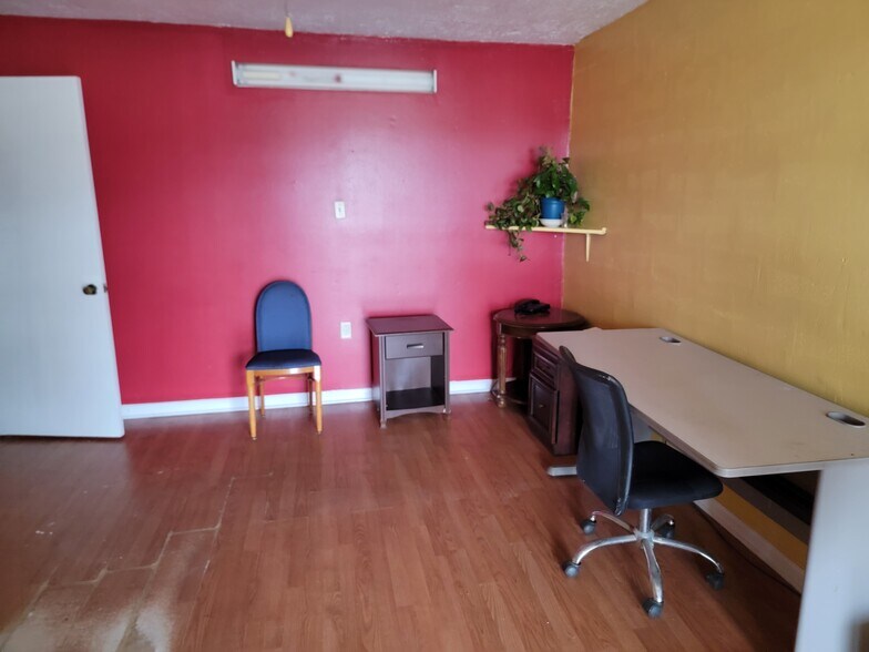 More Photos Of 418 Central Dr, East Dublin Hotel For Sale