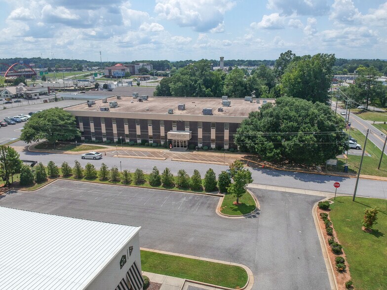 More Photos Of 3716 12th Ave E, Tuscaloosa Office For Sale