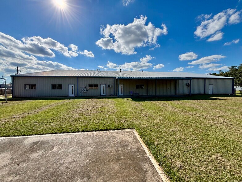 More Photos Of 1141 Brazosport Blvd N, Richwood Daycare Center For Lease