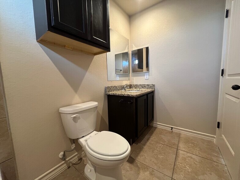 More Photos Of 7002 Donovan Way, San Antonio Apartments For Sale